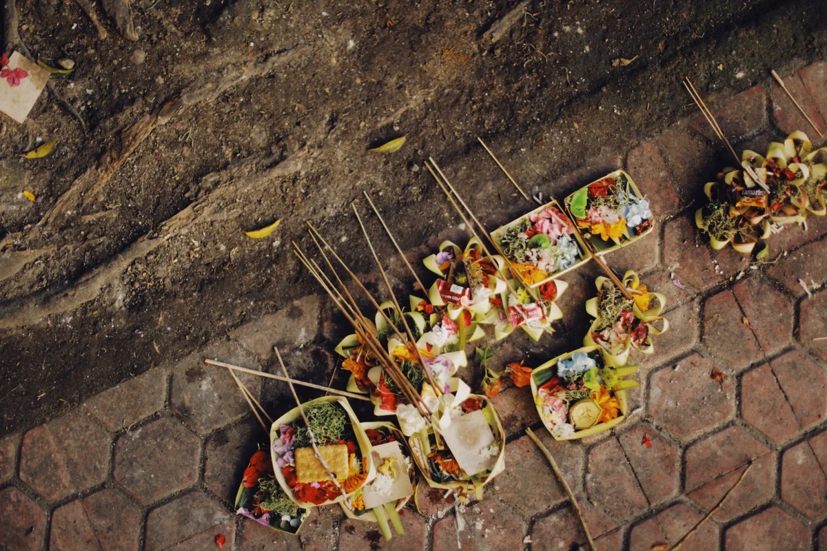 Canang Sari: The Daily Offering Covering Every Street in Bali