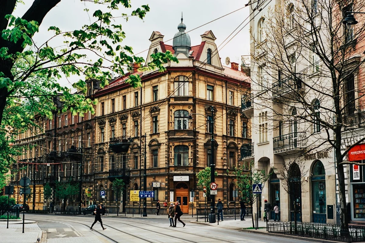 Living in Krakow Podgórze Like a Local: 2026 Expat Guide