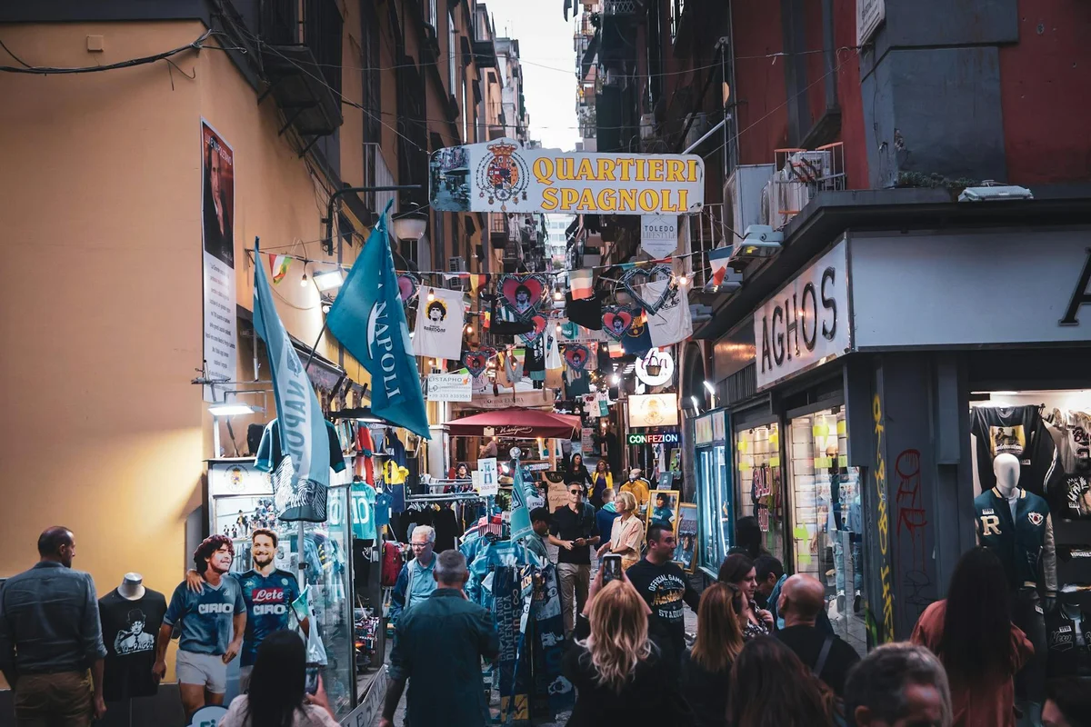 Living in Naples Quartieri Spagnoli: Locals' Guide